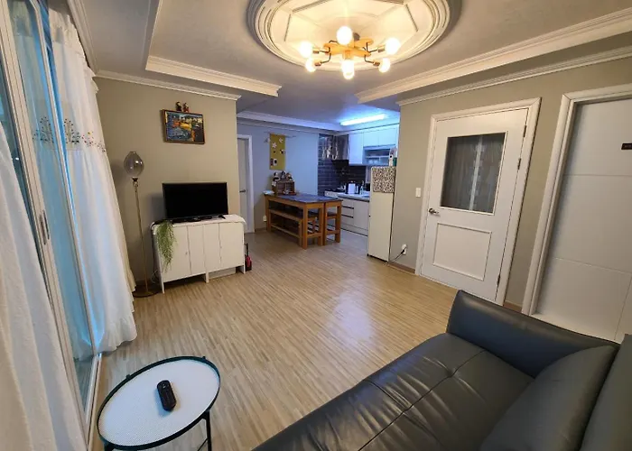 City Central & Cosy House