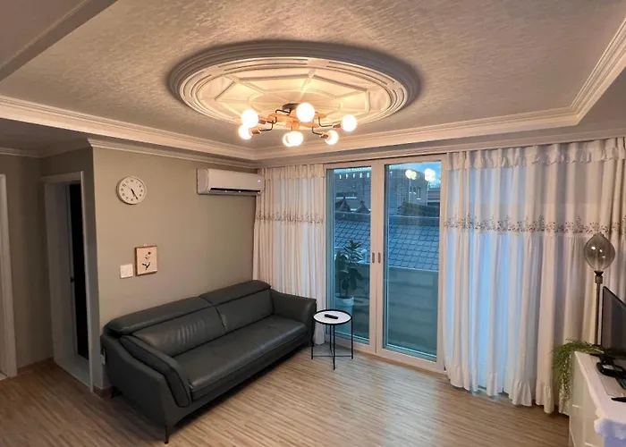 City Central & Cosy House
